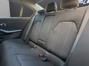 BMW 320d Lim. LED NAVI MEMORY KEYLESS PDC FSE 17