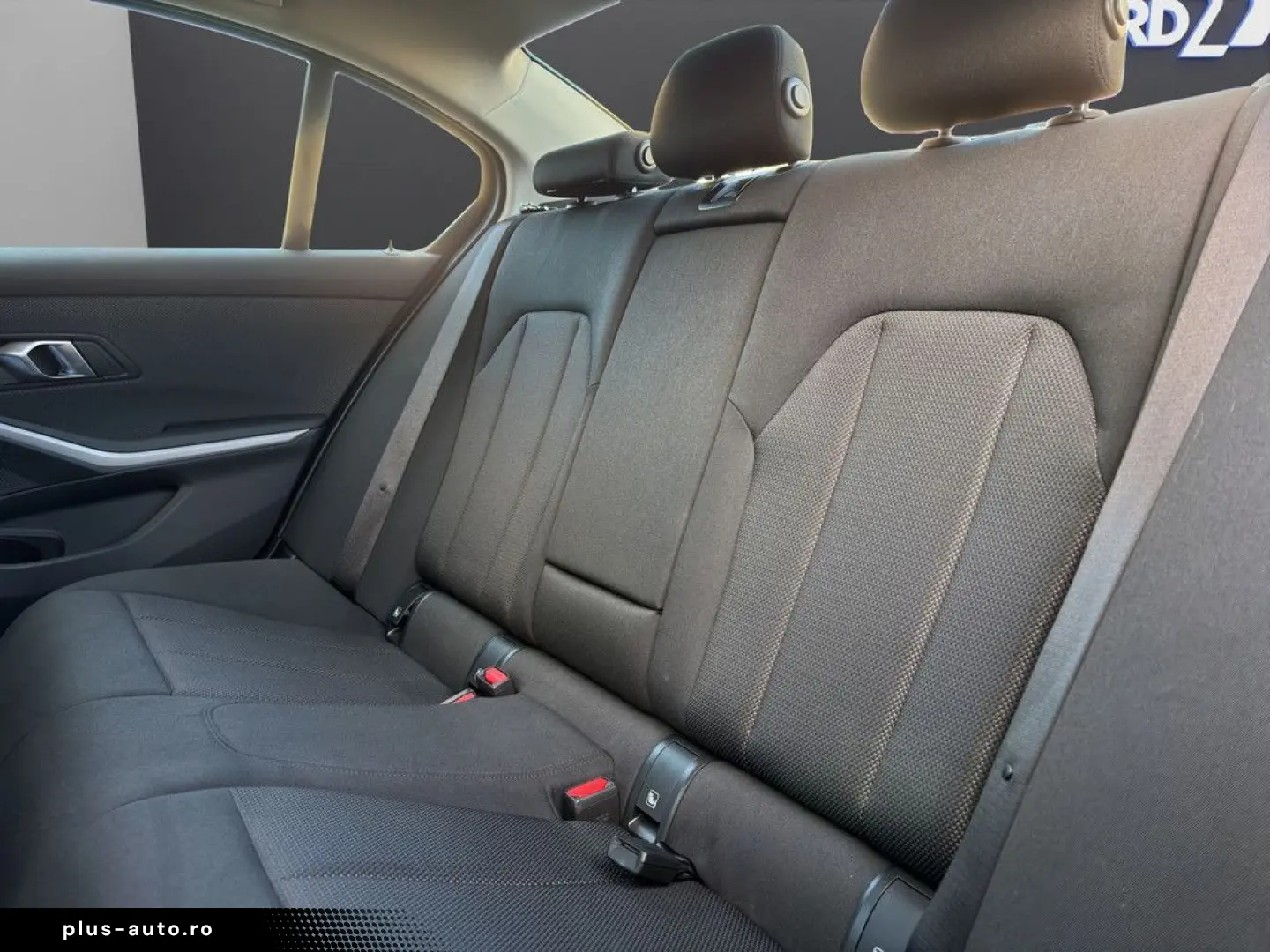 BMW 320d Lim. LED NAVI MEMORY KEYLESS PDC FSE 17