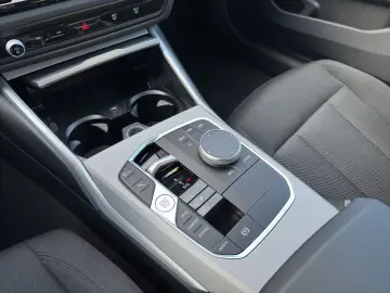 BMW 320d Lim. LED NAVI MEMORY KEYLESS PDC FSE 17