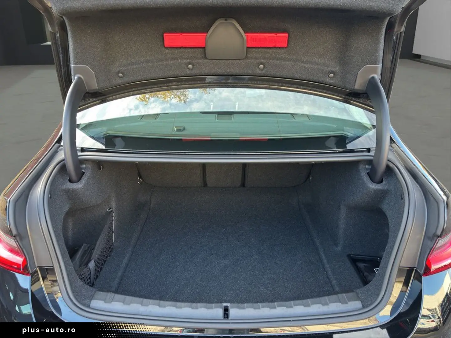 BMW 320d Lim. LED NAVI MEMORY KEYLESS PDC FSE 17