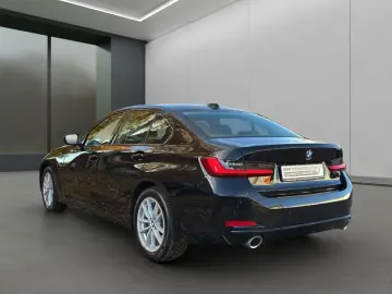 BMW 320d Lim. LED NAVI MEMORY KEYLESS PDC FSE 17