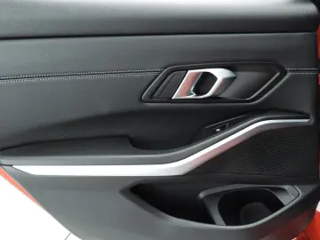 BMW 320 3 Serie Sedan 320i   M-Sportpakket   LED   L