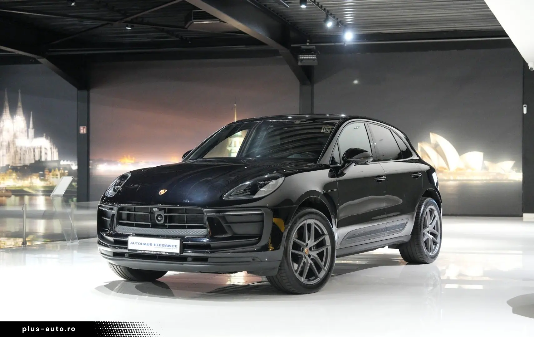 PORSCHE Macan CHRONO 18-WEGE LUFTFEDER PDK PANO BOSE R20