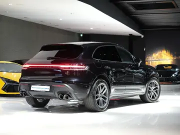 PORSCHE Macan CHRONO 18-WEGE LUFTFEDER PDK PANO BOSE R20
