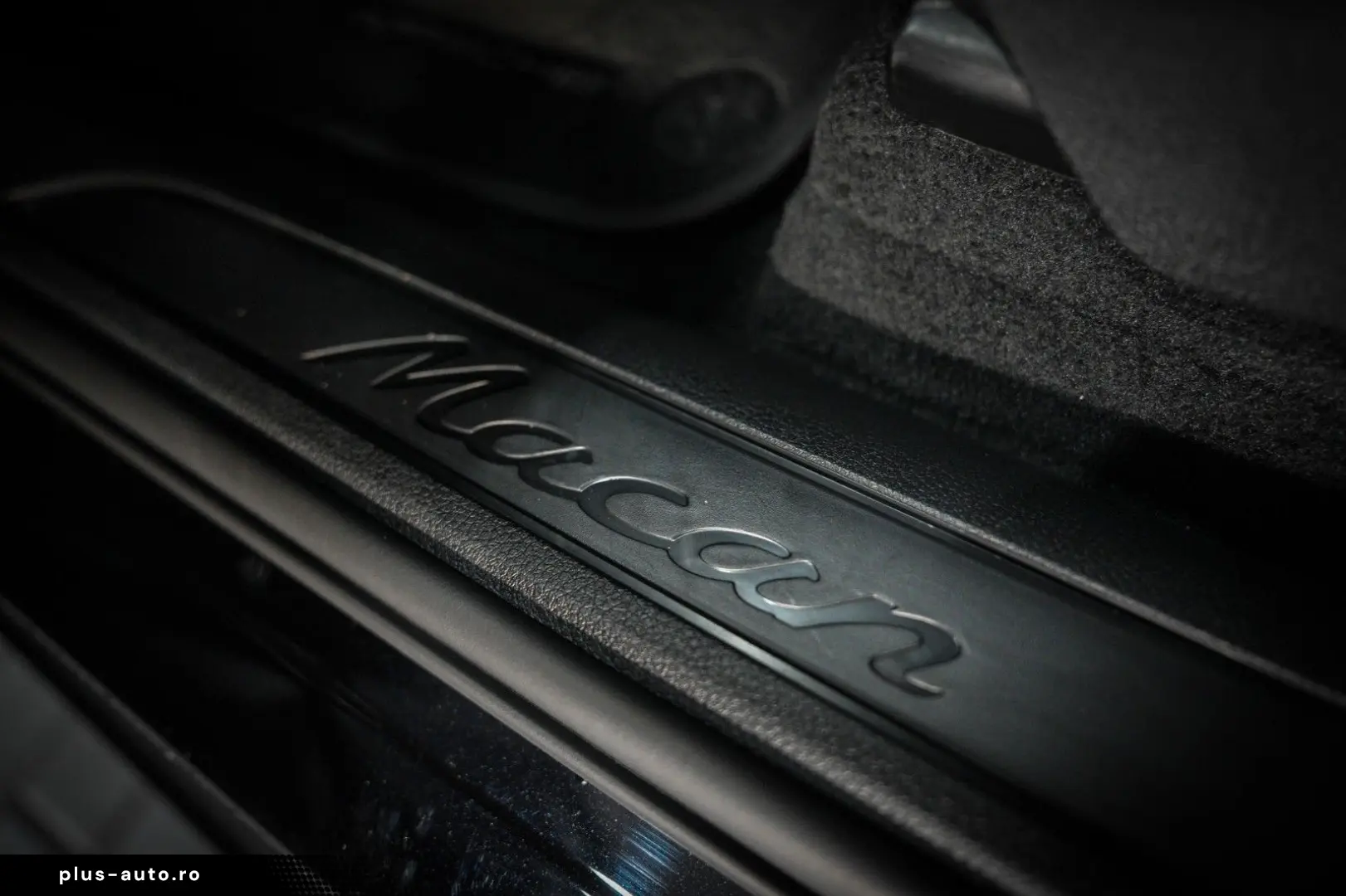 PORSCHE Macan CHRONO 18-WEGE LUFTFEDER PDK PANO BOSE R20