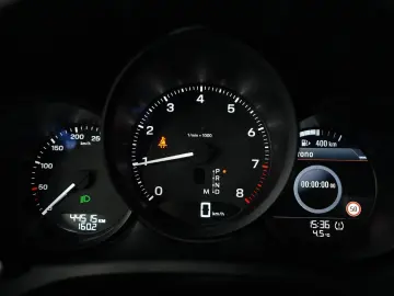 PORSCHE Macan CHRONO 18-WEGE LUFTFEDER PDK PANO BOSE R20