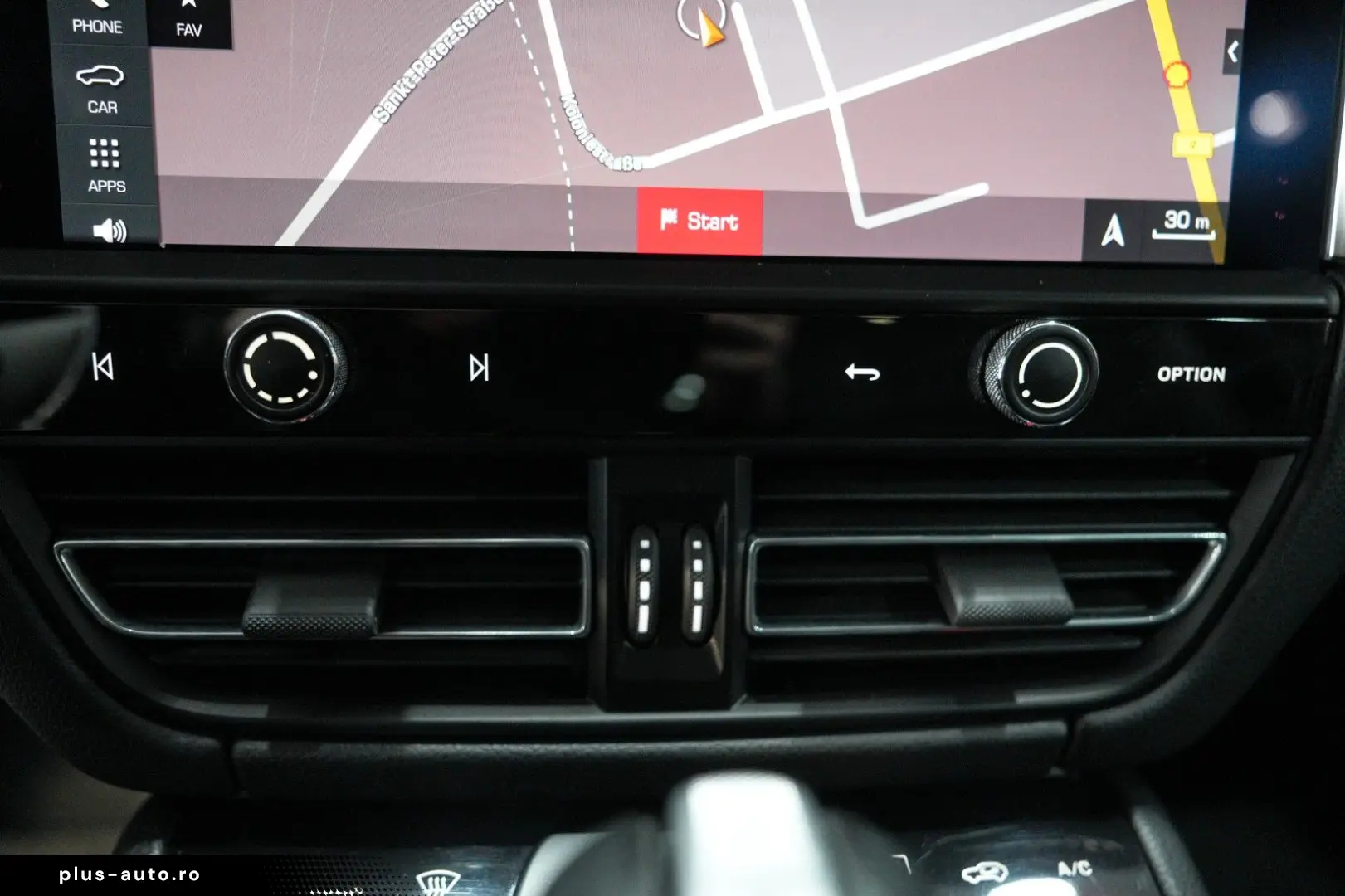 PORSCHE Macan CHRONO 18-WEGE LUFTFEDER PDK PANO BOSE R20