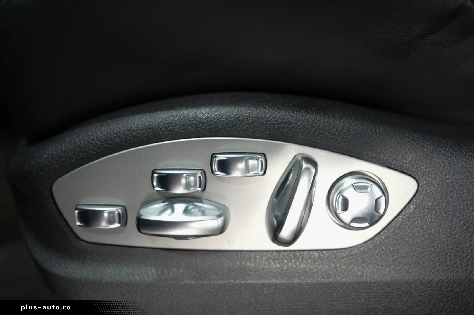 PORSCHE Macan CHRONO 18-WEGE LUFTFEDER PDK PANO BOSE R20