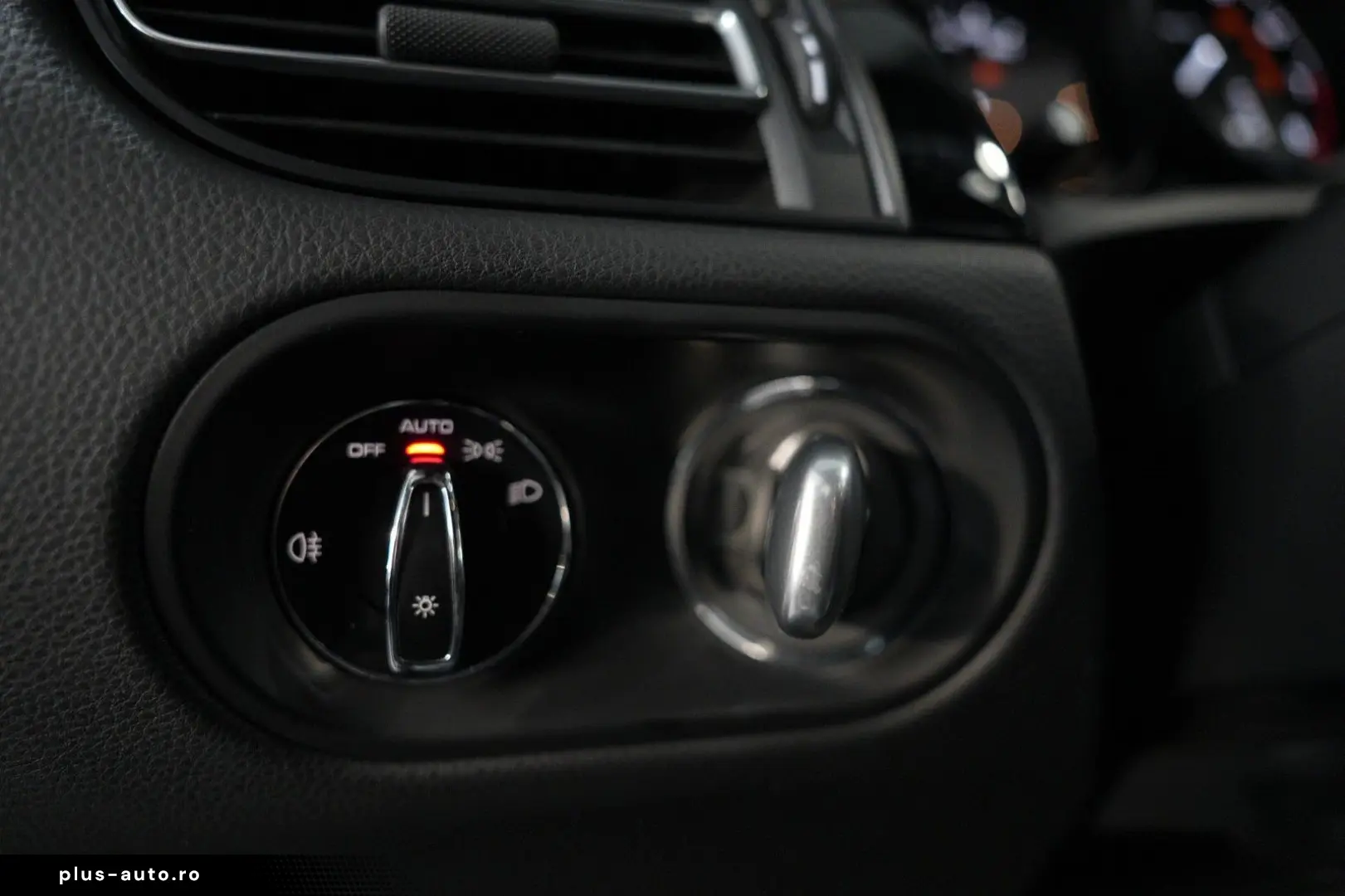 PORSCHE Macan CHRONO 18-WEGE LUFTFEDER PDK PANO BOSE R20