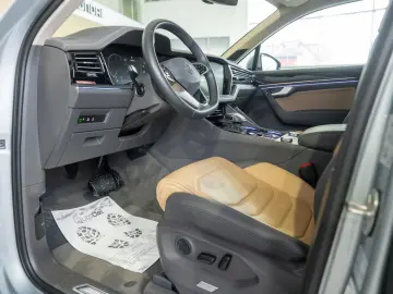 Volkswagen Touareg Elegance 4Motion 3.0 electric TSI eHybrid