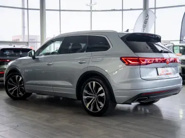 Volkswagen Touareg Elegance 4Motion 3.0 electric TSI eHybrid