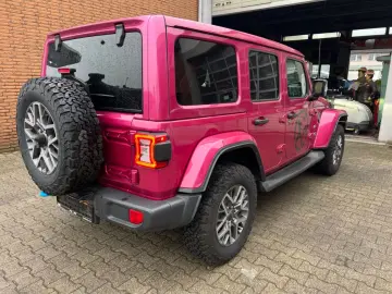 JEEP Wrangler Unlimited Sahara Plug-In Sky One Touch