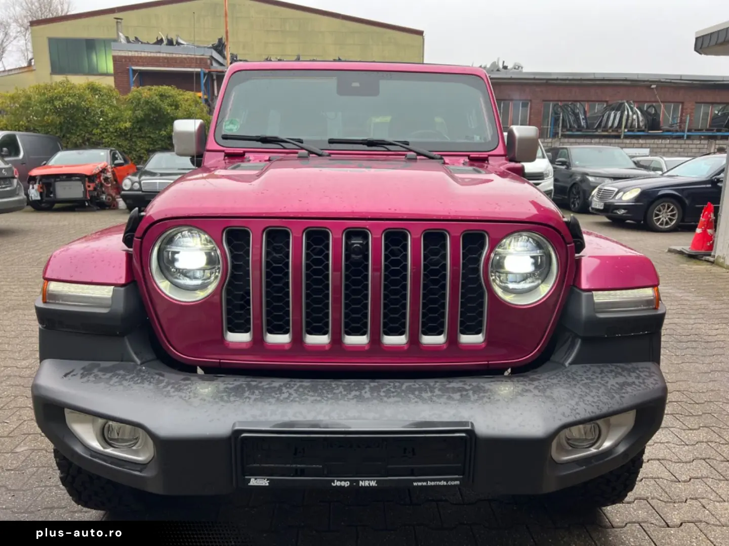 JEEP Wrangler Unlimited Sahara Plug-In Sky One Touch