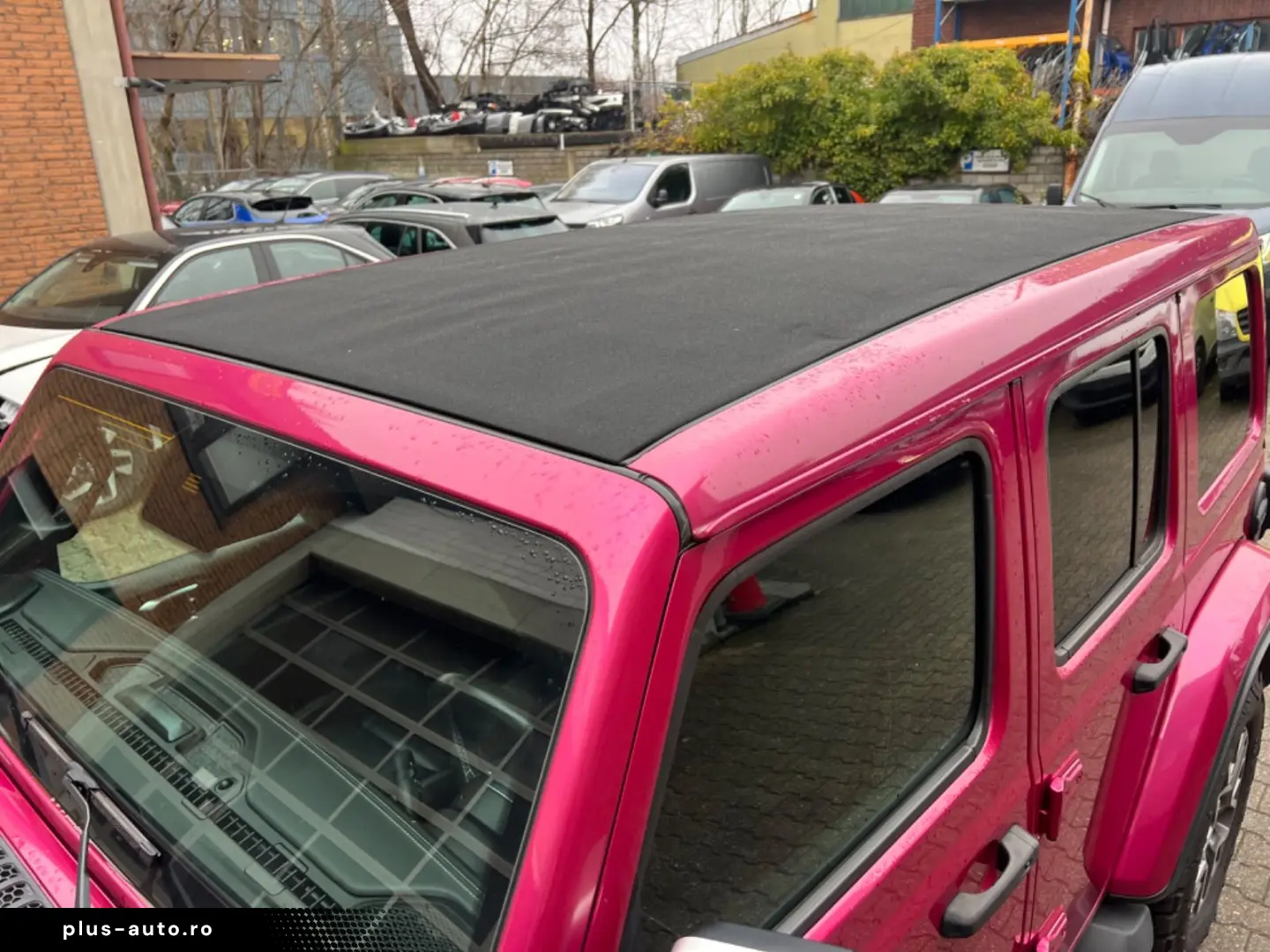 JEEP Wrangler Unlimited Sahara Plug-In Sky One Touch