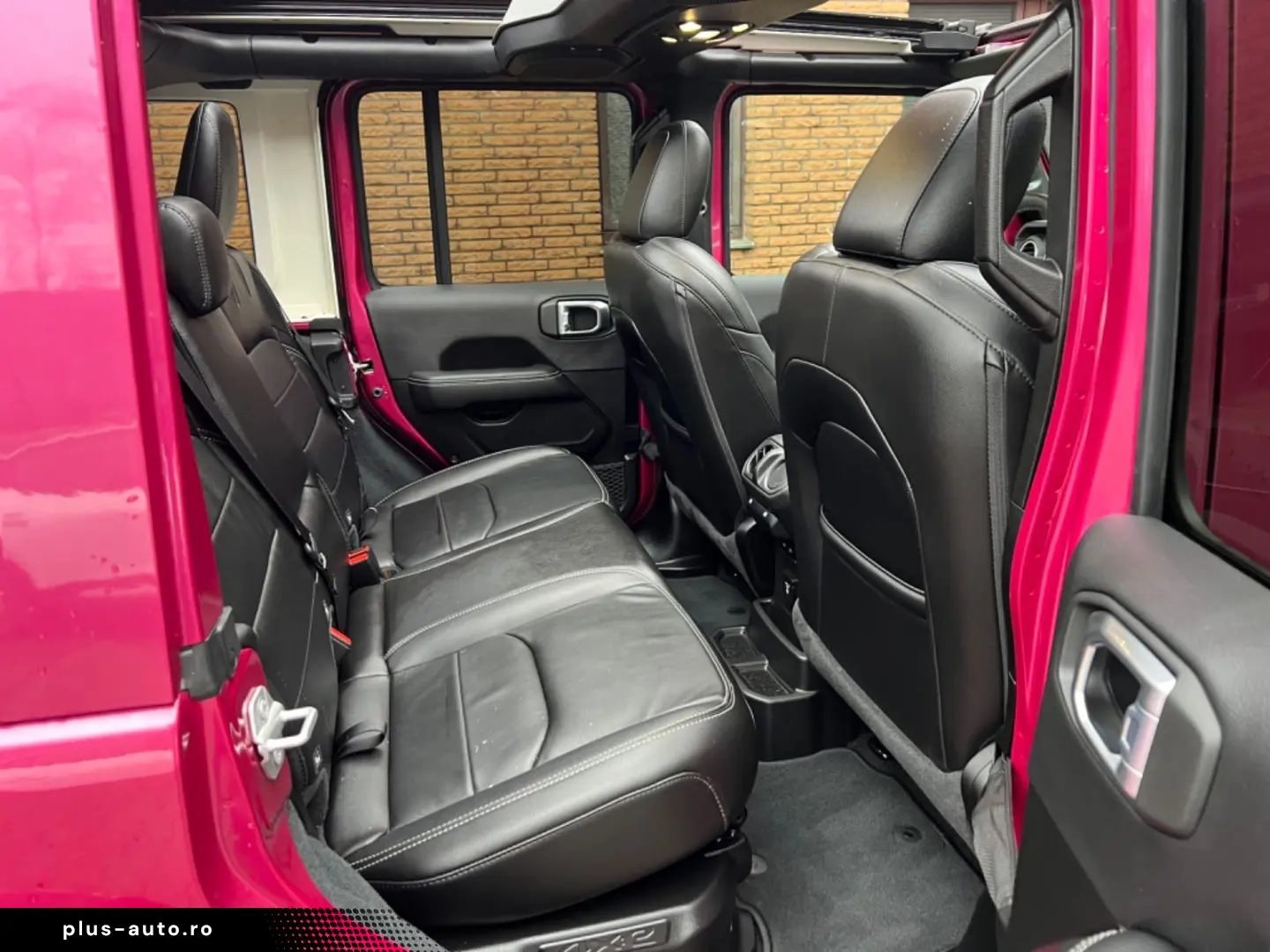 JEEP Wrangler Unlimited Sahara Plug-In Sky One Touch