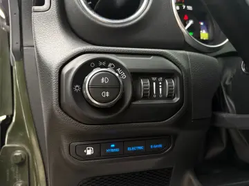 JEEP Wrangler Unlimited Plug-In Sahara