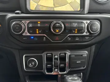 JEEP Wrangler Unlimited Plug-In Sahara