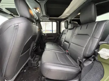 JEEP Wrangler Unlimited Plug-In Sahara