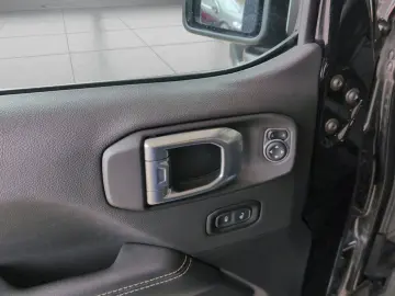 JEEP  2.0 T-GDI 4WD Sahara  Dual-Top Alpine LED BLIS