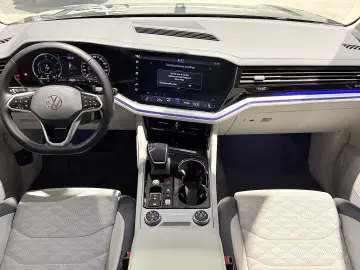 VW Touareg Int. Alb Panoramic IQ Light Masaj Ventilatie
