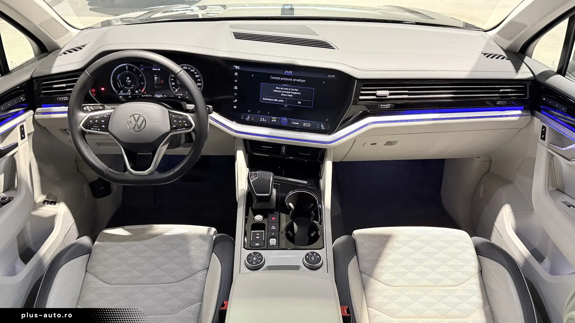 VW Touareg Int. Alb Panoramic IQ Light Masaj Ventilatie