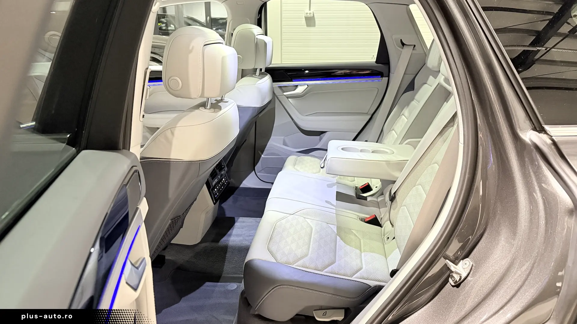 VW Touareg Int. Alb Panoramic IQ Light Masaj Ventilatie