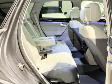 VW Touareg Int. Alb Panoramic IQ Light Masaj Ventilatie