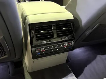 VW Touareg Int. Alb Panoramic IQ Light Masaj Ventilatie