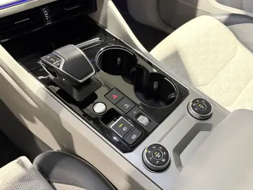 VW Touareg Int. Alb Panoramic IQ Light Masaj Ventilatie