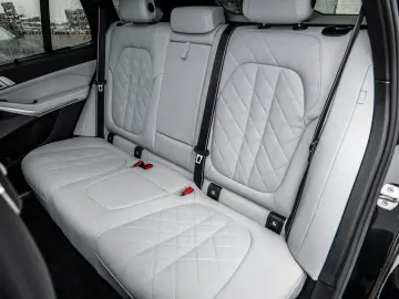 BMW X5 xDrive50e M Sport HUD PANO ACC 360