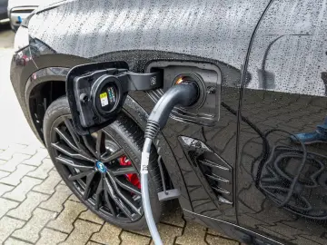 BMW X5 xDrive50e M Sport HUD PANO ACC 360