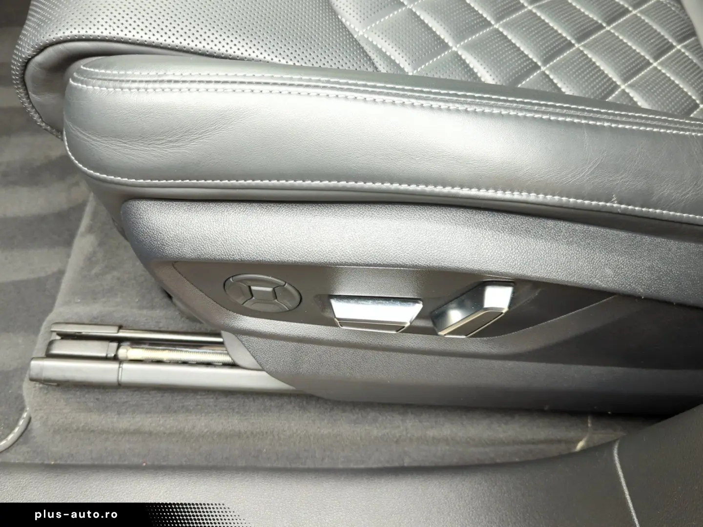 AUDI SQ7 TFSI 4.0  V8