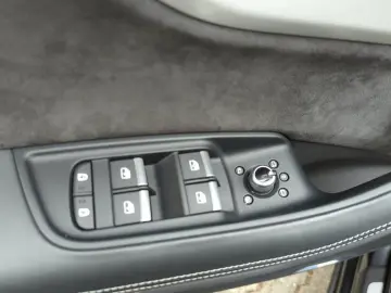 AUDI SQ7 TFSI 4.0  V8