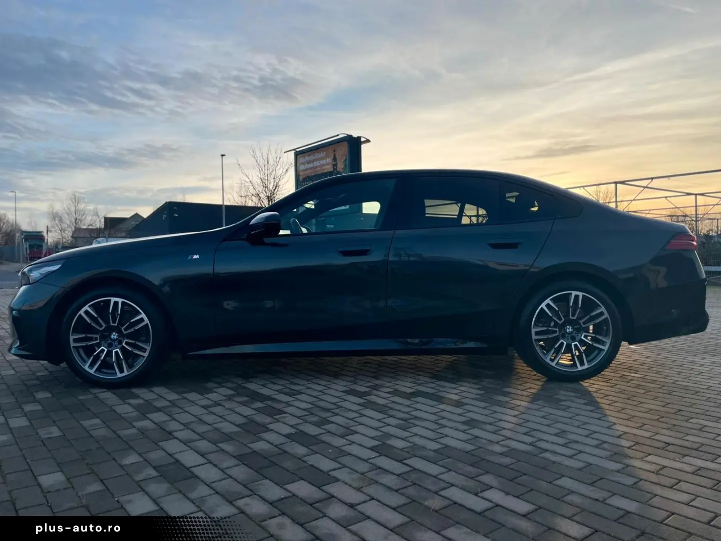 BMW 520 i M Sport STHZG HUD HK Sitzlüf 360 Keyless
