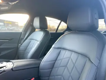 BMW 520 i M Sport STHZG HUD HK Sitzlüf 360 Keyless