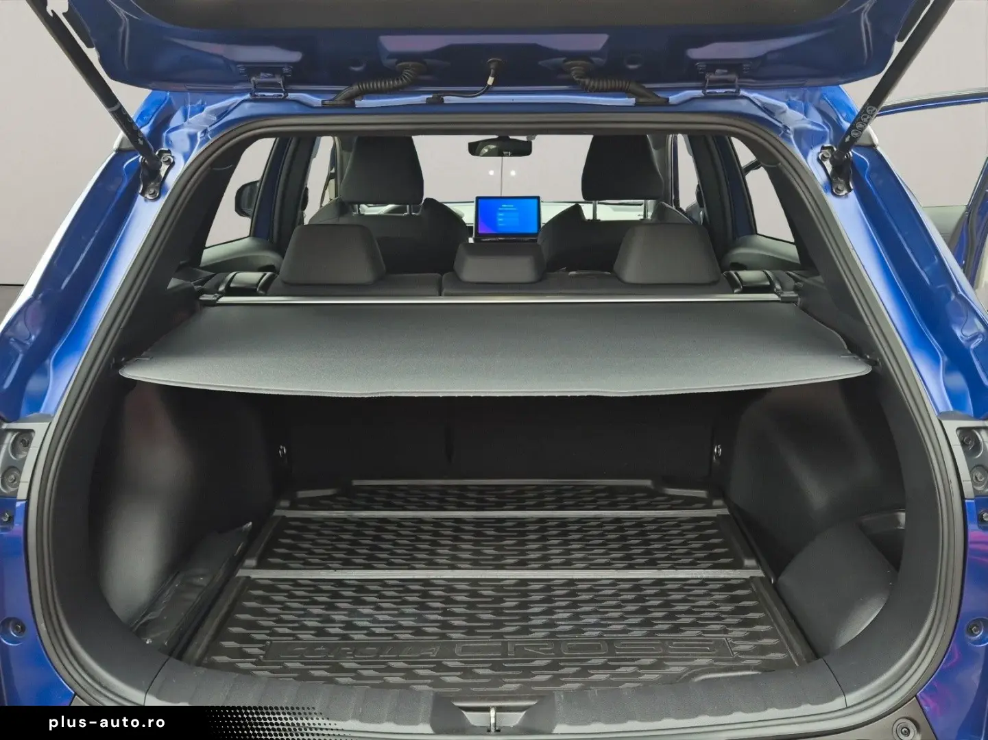 TOYOTA Corolla Cross Hybrid AWD Team Deutschland