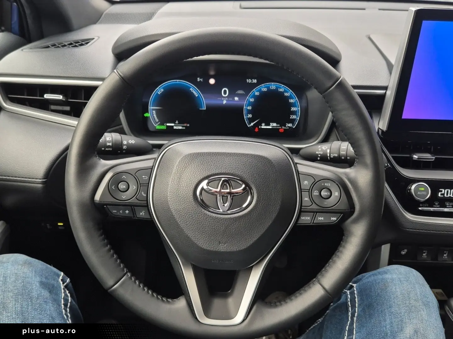 TOYOTA Corolla Cross Hybrid AWD Team Deutschland