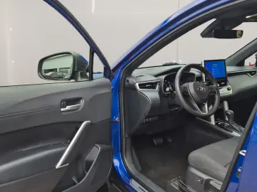 TOYOTA Corolla Cross Hybrid AWD Team Deutschland