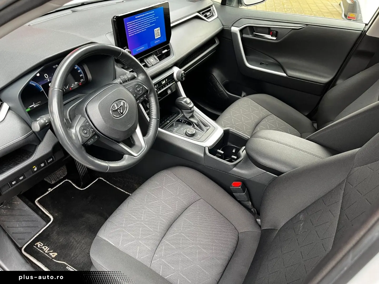 TOYOTA RAV4 Hybrid 4x4 Team Deutschland  TECHNIK-P  AHK