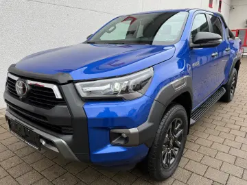 TOYOTA Hilux 4x4 Double Cab 2.8 Aut Invincible