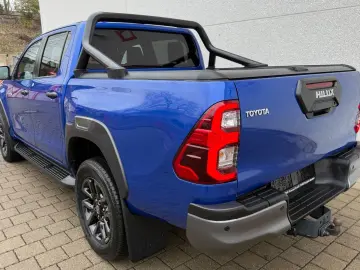 TOYOTA Hilux 4x4 Double Cab 2.8 Aut Invincible