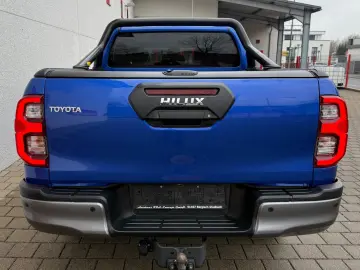 TOYOTA Hilux 4x4 Double Cab 2.8 Aut Invincible