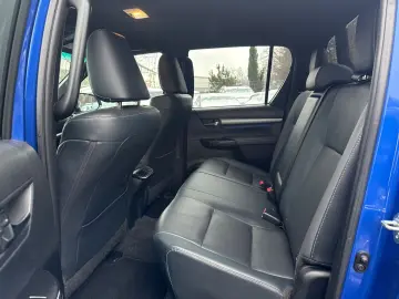 TOYOTA Hilux 4x4 Double Cab 2.8 Aut Invincible