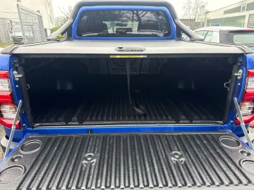 TOYOTA Hilux 4x4 Double Cab 2.8 Aut Invincible