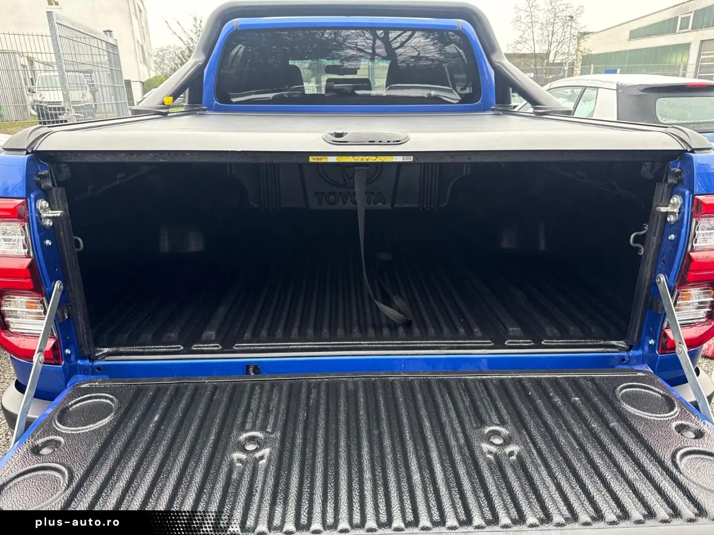 TOYOTA Hilux 4x4 Double Cab 2.8 Aut Invincible