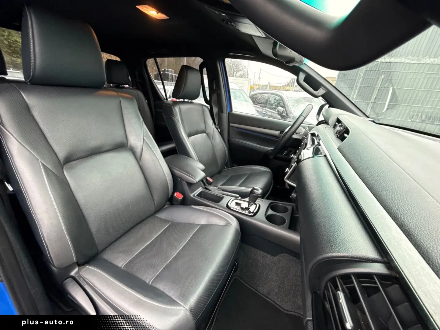 TOYOTA Hilux 4x4 Double Cab 2.8 Aut Invincible