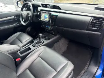 TOYOTA Hilux 4x4 Double Cab 2.8 Aut Invincible