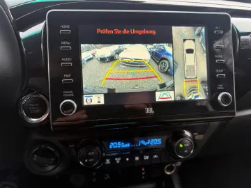 TOYOTA Hilux 4x4 Double Cab 2.8 Aut Invincible