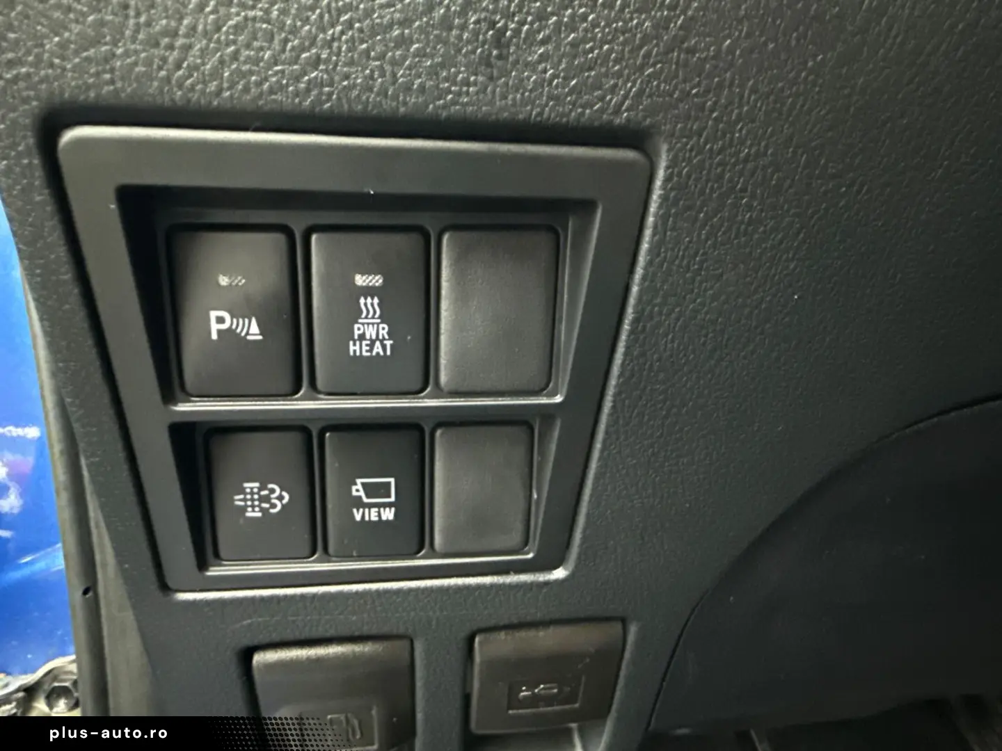 TOYOTA Hilux 4x4 Double Cab 2.8 Aut Invincible