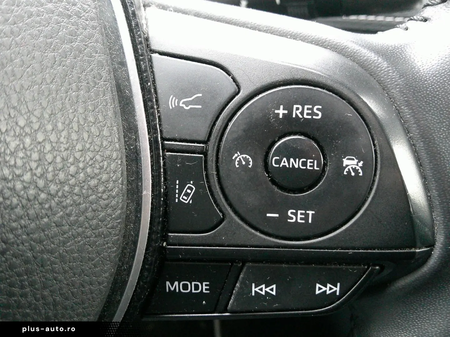 TOYOTA RAV 4 Hybrid 4x2 Business Edition Navi LED